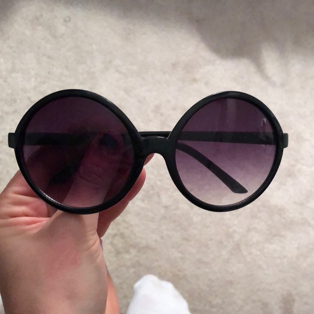 Big circle sunglasses